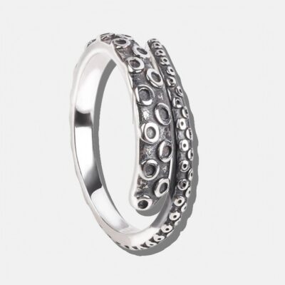 Witte armband met zilveren schelpen